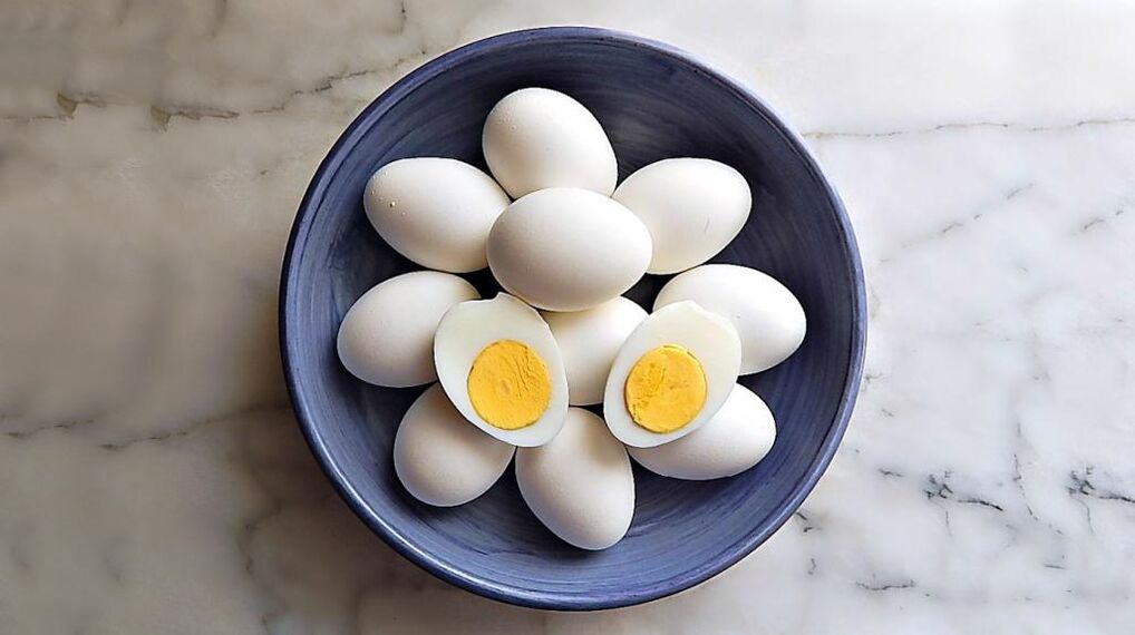 Le uova di gallina sono un prodotto necessario nella dieta chimica