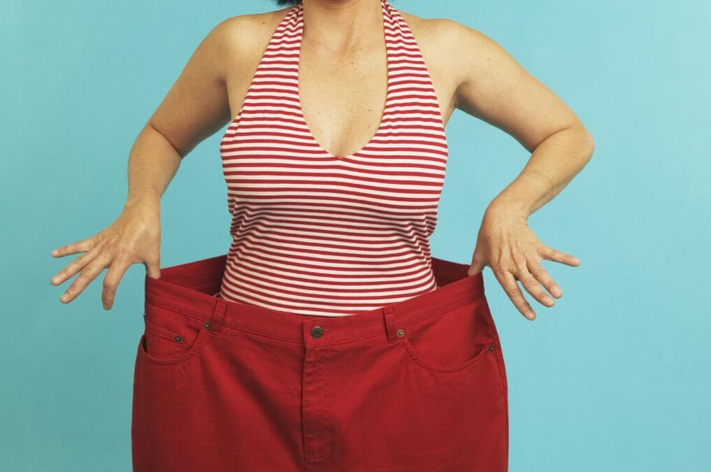 Quando perdi peso con una dieta chimica, i tuoi vecchi vestiti diventano troppo grandi