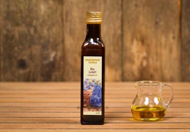 L'olio di semi di lino deve essere conservato in una bottiglia di vetro scuro. 