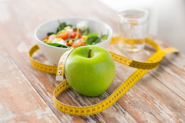 Verdura, frutta e acqua sono essenziali per la perdita di peso