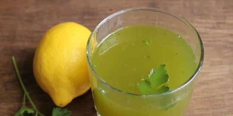 Cocktail al limone con prezzemolo per dimagrire